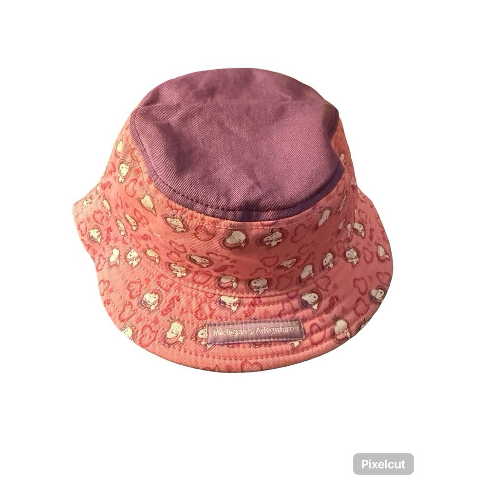 Snoopy bucket hat in bright colors